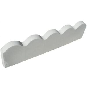 Meio fio reto ondulado